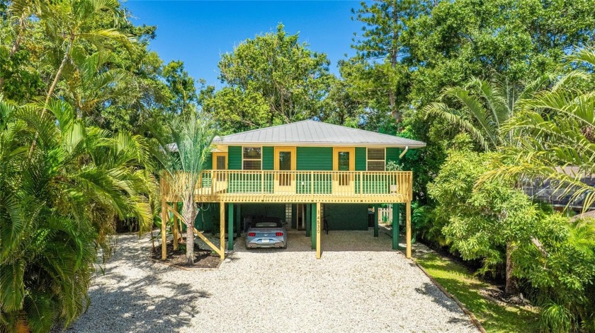 Welcome to The Palmshade Bungalow -- your slice of paradise in - Beach Home for sale in Sarasota, Florida on Beachhouse.com