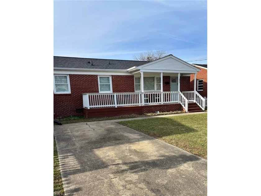 Beautifully renovated and upgraded 4 bed, 2 bath ranch one block - Beach Home for sale in Hampton, Virginia on Beachhouse.com