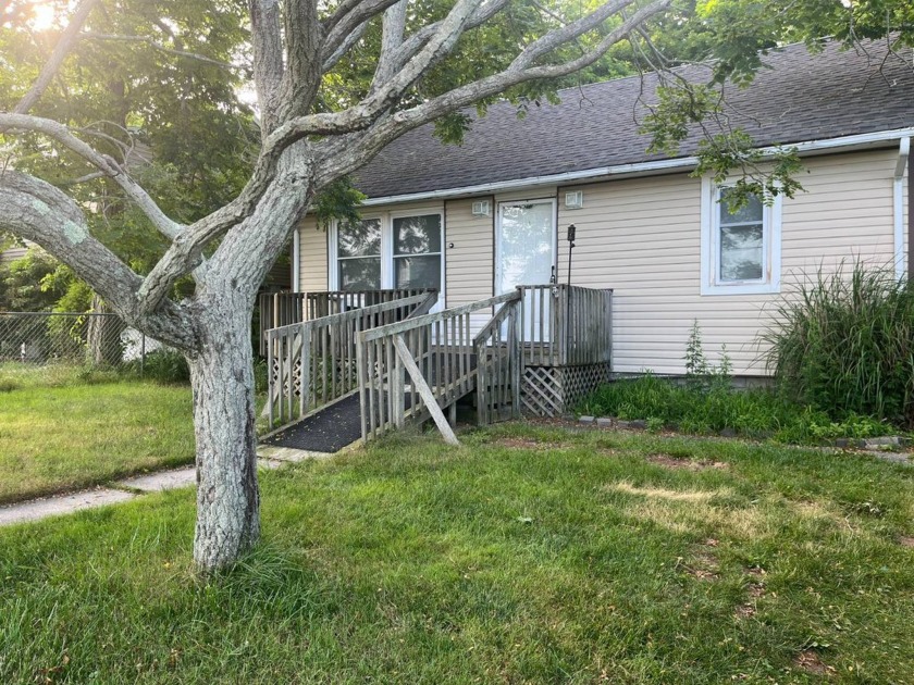 Two bedroom  one bath house for sale in Mastic Beach. The living - Beach Home for sale in Mastic Beach, New York on Beachhouse.com