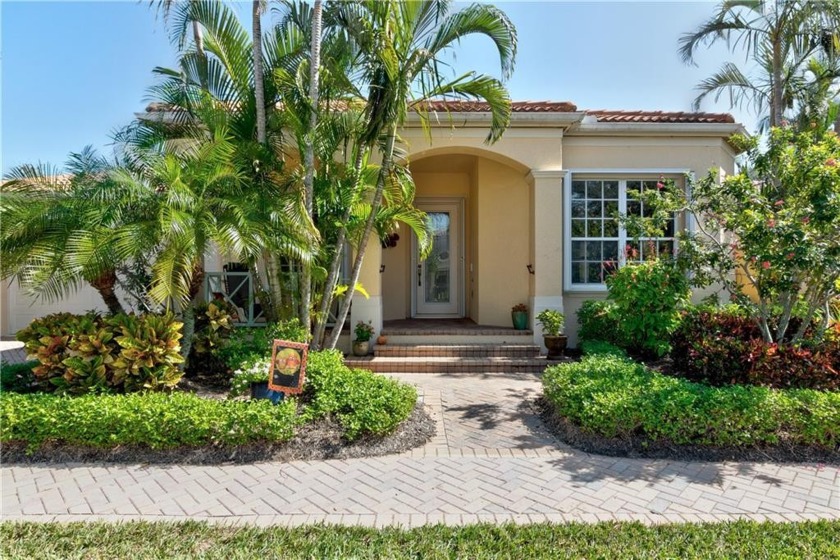 Charming lakefront home in popular Old Orchid. Spacious 4/3 with - Beach Home for sale in Vero Beach, Florida on Beachhouse.com