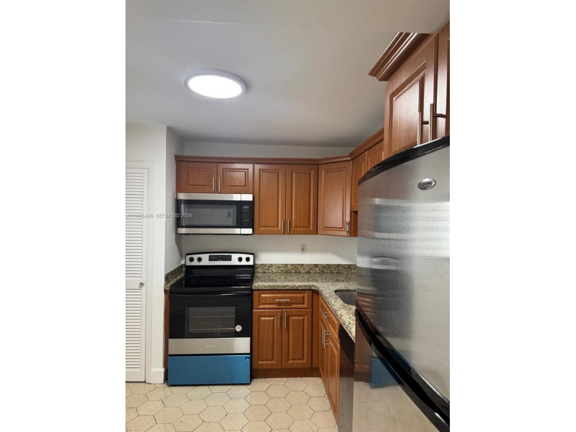 Amazingly affordable, ground floor 1-bedroom, 1.5-bathroom condo - Beach Condo for sale in Miami, Florida on Beachhouse.com