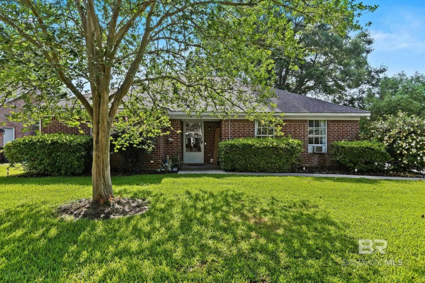 Don't miss this charming brick home in one of Fairhope - Beach Home for sale in Fairhope, Alabama on Beachhouse.com