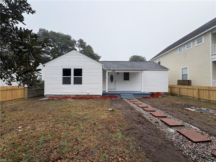 Vacant and move in ready! Newley renovated 4-bedroom, 2 bath - Beach Home for sale in Norfolk, Virginia on Beachhouse.com