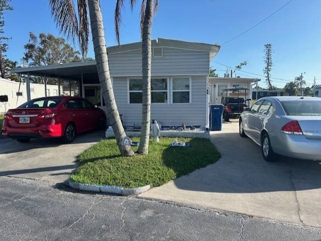 Comfortable 2 bedroom 1 bath home on scenic pond in active 55+ - Beach Home for sale in Sarasota, Florida on Beachhouse.com