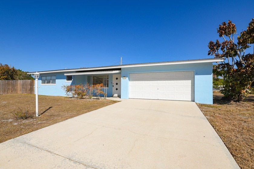 Welcome to this beautifully maintained 3-bedroom, 3-bath home - Beach Home for sale in Port Saint Lucie, Florida on Beachhouse.com