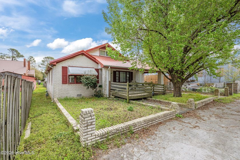 If you've been looking for something with character and - Beach Home for sale in New Bern, North Carolina on Beachhouse.com