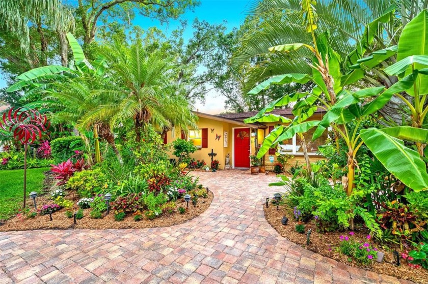 TROPICAL WATERFRONT PROPERTY ON TAMPA BAY WITH OVERSIZED LOT! - Beach Home for sale in Oldsmar, Florida on Beachhouse.com