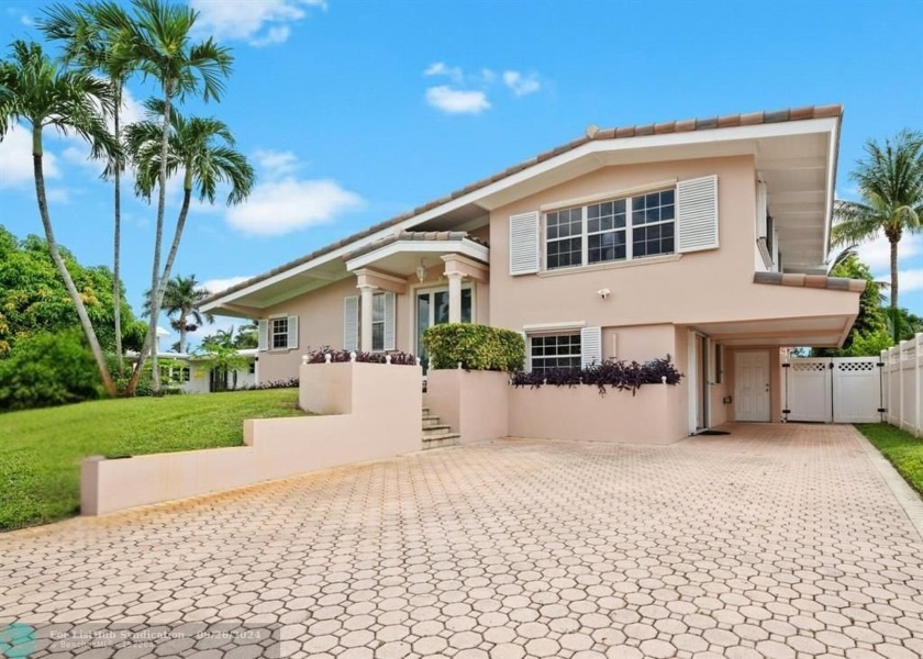 Set in the desirable waterfront community of Lauderdale Isles in - Beach Home for sale in Fort Lauderdale, Florida on Beachhouse.com