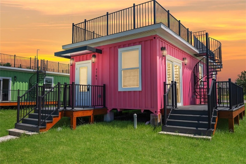 Dreaming of your own slice of Florida paradise--one that's as - Beach Home for sale in Englewood, Florida on Beachhouse.com