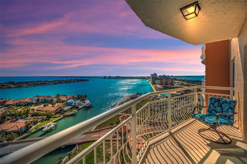 Million, Million, Million Dollar Views....! 180 degree views of - Beach Condo for sale in St. Petersburg, Florida on Beachhouse.com