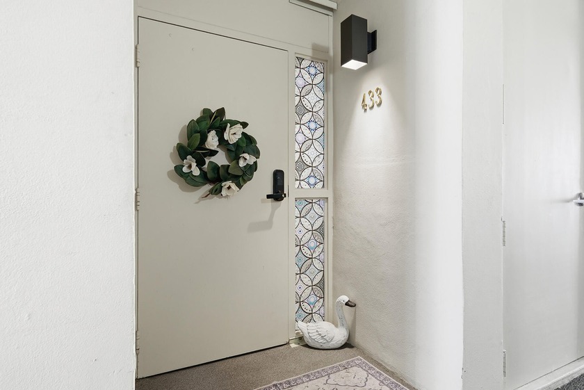 Spectacular views! 2 bedroom/ 2 bathroom fully renovated unit - Beach Condo for sale in North Palm Beach, Florida on Beachhouse.com