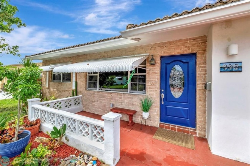 Welcome to PARADISE GARDENS! 55+ This 2/1 waterfront home has - Beach Home for sale in Margate, Florida on Beachhouse.com