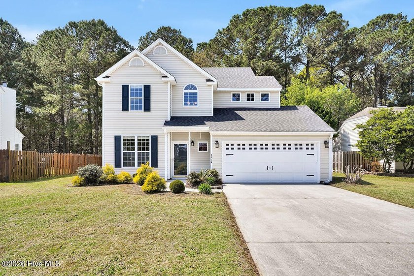 Located in The Lakes at Johnson Farm, this 3-bedroom home - Beach Home for sale in Wilmington, North Carolina on Beachhouse.com
