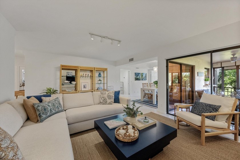 Don't miss out on this lovely 2 bedroom, 2 bath condo in the - Beach Condo for sale in Jupiter, Florida on Beachhouse.com