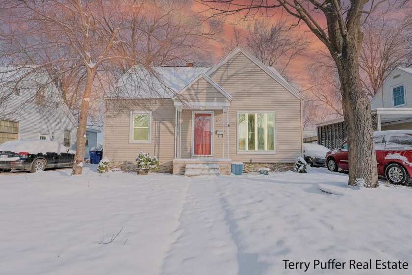 Charming 3-bedroom, 1-bath home located at 1322 Cornell Road in - Beach Home for sale in Muskegon, Michigan on Beachhouse.com