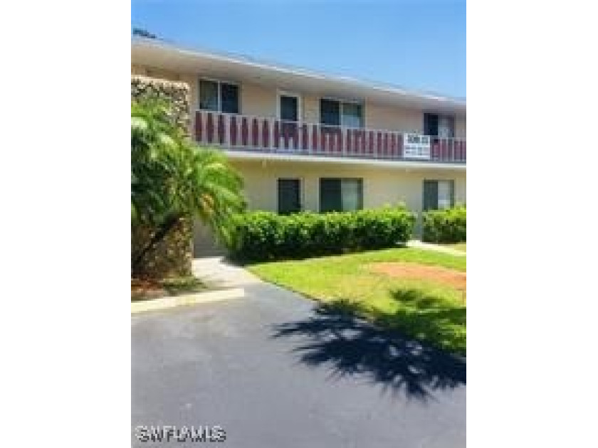 55+ Community. Lovely condo for sale: 2 bedrooms, 2 bathrooms - Beach Condo for sale in Lehigh Acres, Florida on Beachhouse.com