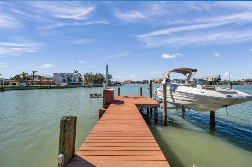 Great Opportunity to Live in Paradise! Welcome to this gorgeous - Beach Home for sale in St. Petersburg, Florida on Beachhouse.com