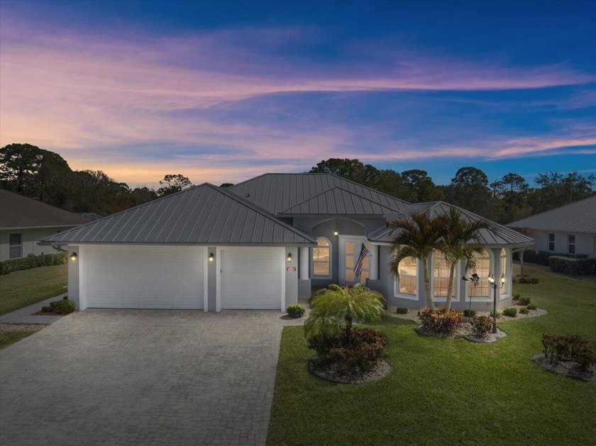 Beautiful custom 3-bedroom, 3-bathroom home with a 3-car garage - Beach Home for sale in Vero Beach, Florida on Beachhouse.com