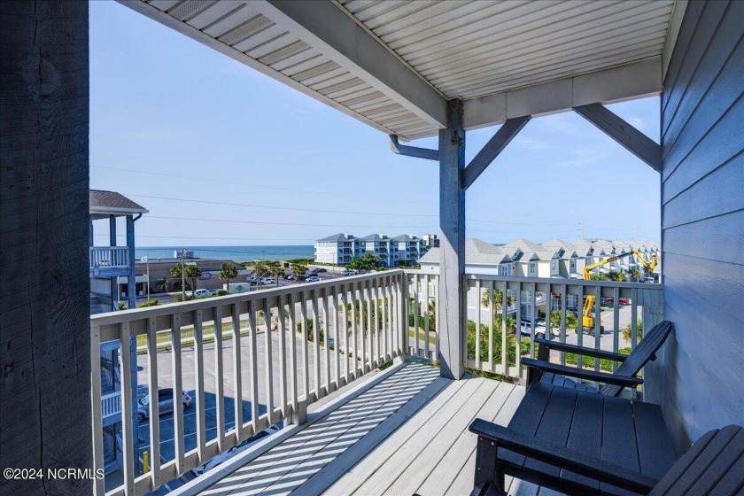 This 3rd floor end unit has extra windows and lots of natural - Beach Condo for sale in Atlantic Beach, North Carolina on Beachhouse.com