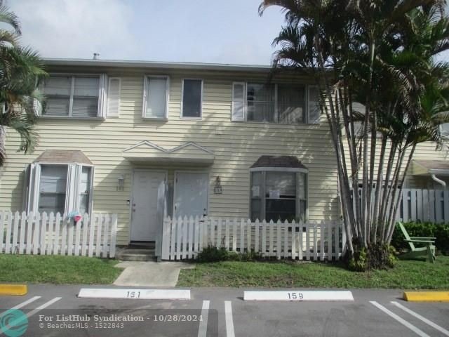 Spacious 2 bedroom, 1.5 bath Townhouse which ewas recently - Beach Townhome/Townhouse for sale in Pompano Beach, Florida on Beachhouse.com