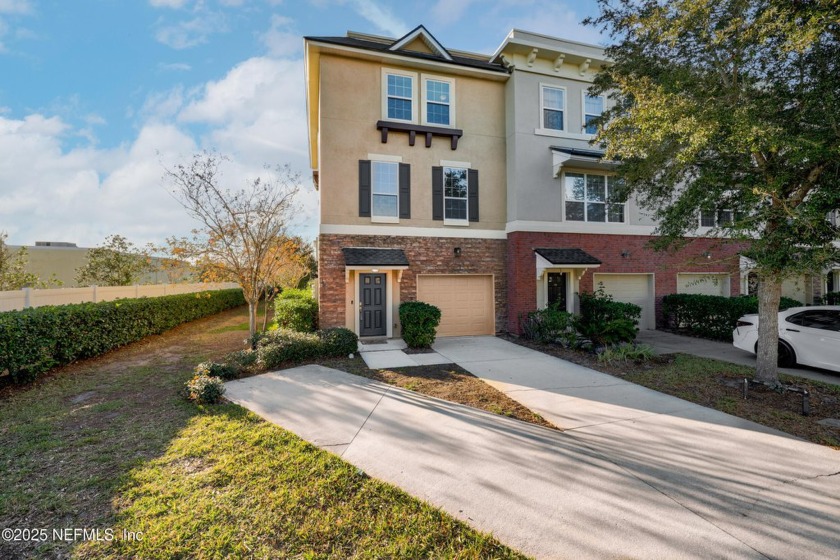 Welcome to this beautifully updated townhome in the highly - Beach Townhome/Townhouse for sale in Jacksonville, Florida on Beachhouse.com