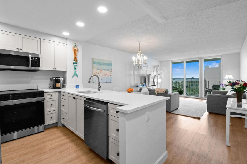 Tastefully renovated oceanfront corner unit located on the - Beach Condo for sale in South Palm Beach, Florida on Beachhouse.com