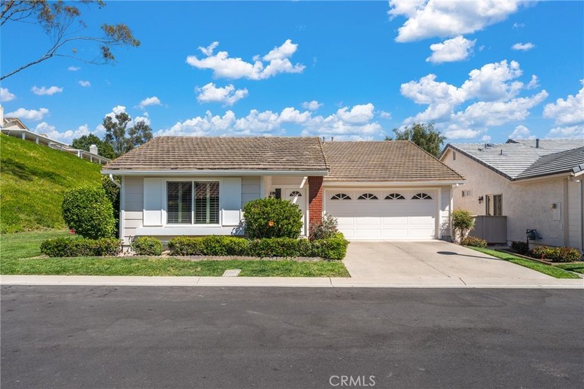 Beautiful out-standing end-unit for the relaxing, retired - Beach Home for sale in Mission Viejo, California on Beachhouse.com