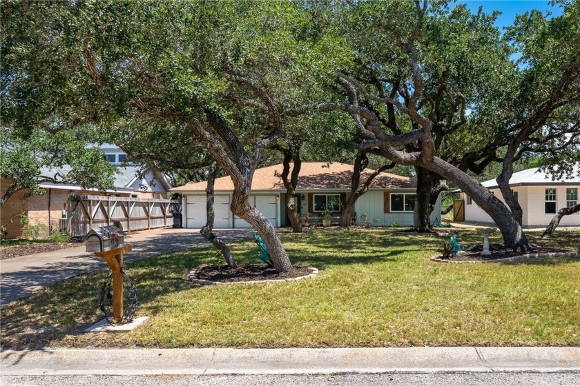 PRICE IMPROVEMENT on this Coastal Retreat in Lamar! WELCOME HOME - Beach Home for sale in Rockport, Texas on Beachhouse.com