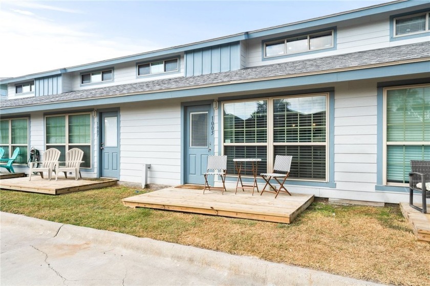 Beautiful 2BR/2BA condo just off Beach Access Rd 1A! Tucked on - Beach Condo for sale in Port Aransas, Texas on Beachhouse.com