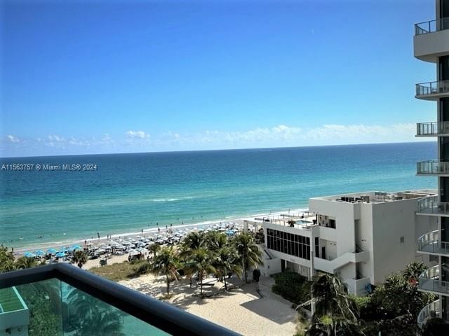 Beachfront building, 1 bed 1.5 bath. Ocean and pool view from - Beach Condo for sale in Hollywood, Florida on Beachhouse.com