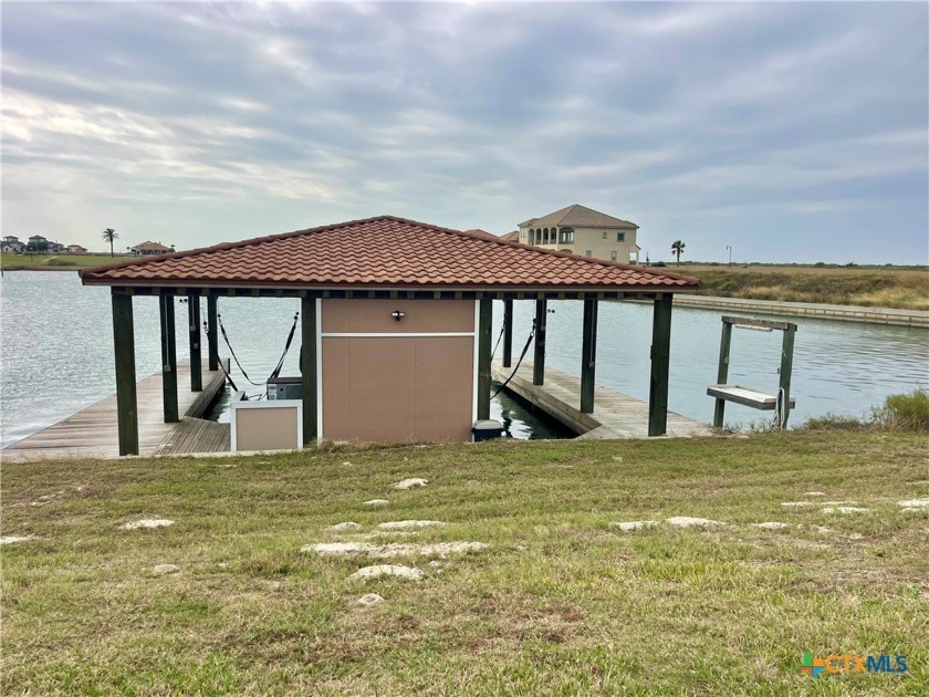 This is your opportunity to own a WATERFRONT lot with a 3 boat - Beach Lot for sale in Port Lavaca, Texas on Beachhouse.com