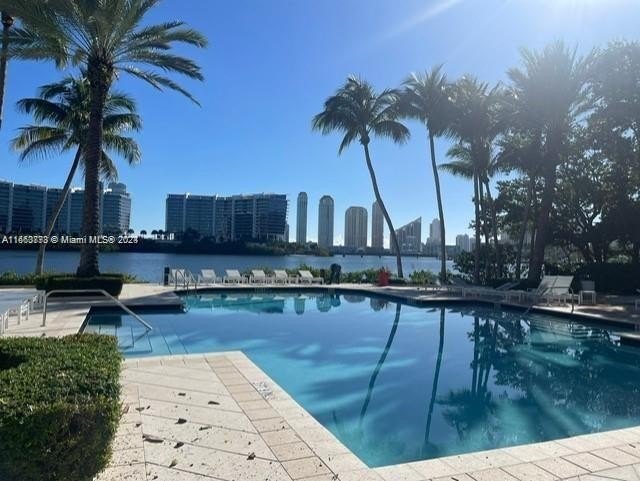 Seller is motivated! Beautiful apartment in Aventura, Warm unit - Beach Condo for sale in Aventura, Florida on Beachhouse.com