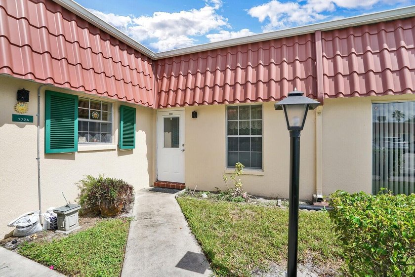 Welcome to the 55 plus community of beautiful Covered Bridge - Beach Condo for sale in Lake Worth, Florida on Beachhouse.com