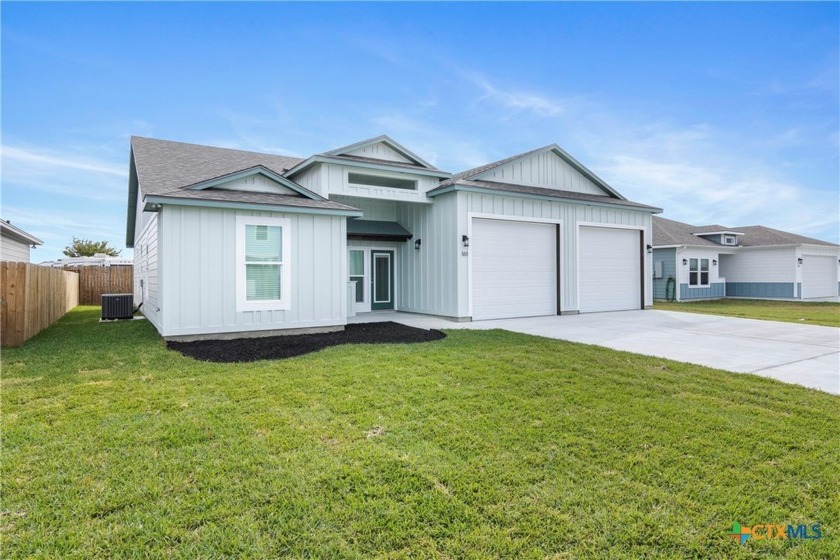 NEW PRICE-Motivated Seller! Discover this stunning 3-bedroom, 2 - Beach Home for sale in Rockport, Texas on Beachhouse.com