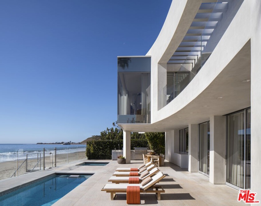 With impeccable architectural credentials and one of Southern - Beach Home for sale in Malibu, California on Beachhouse.com