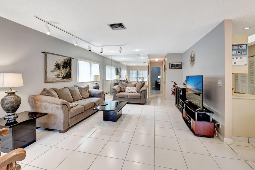 Welcome to this Charming Move-In Ready Corner 2 BR 2 Bath Villa - Beach Home for sale in Delray Beach, Florida on Beachhouse.com