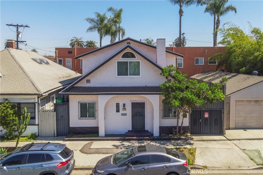Prime Location Where Retro Row Meets Downtown Long Beach.
This - Beach Townhome/Townhouse for sale in Long Beach, California on Beachhouse.com