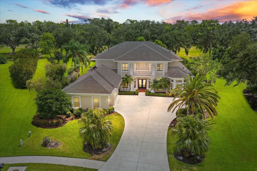 WOW--This One's a Showstopper!

SIMPLY STUNNING & FULL OF - Beach Home for sale in Bradenton, Florida on Beachhouse.com