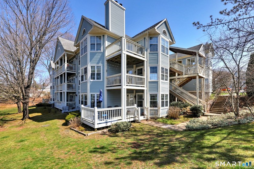 Spacious 2 bedroom 2 full bath ranch home nestled in desirable - Beach Condo for sale in East Haven, Connecticut on Beachhouse.com