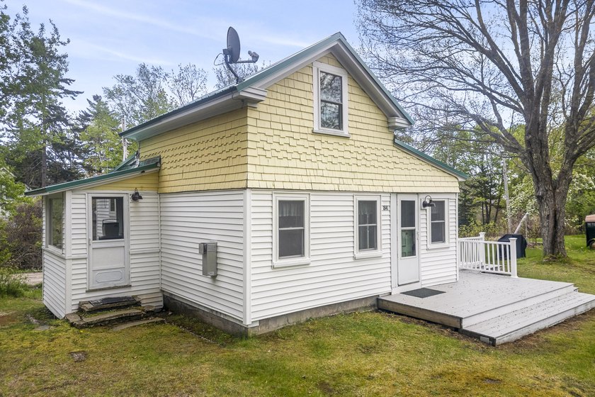 Charming year-round coastal cottage on Orr's Island! Tucked - Beach Home for sale in Harpswell, Maine on Beachhouse.com