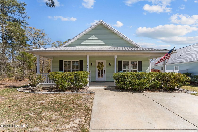 Beach days are the best days! Don't miss out on this adorable - Beach Home for sale in Oak Island, North Carolina on Beachhouse.com