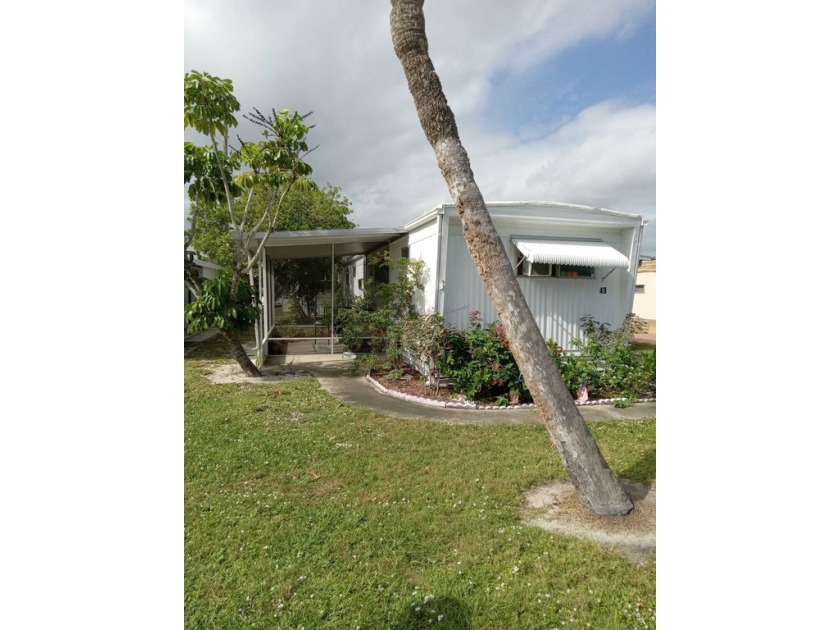 This is an affordable home in 55 plus community close to the - Beach Home for sale in Vero Beach, Florida on Beachhouse.com