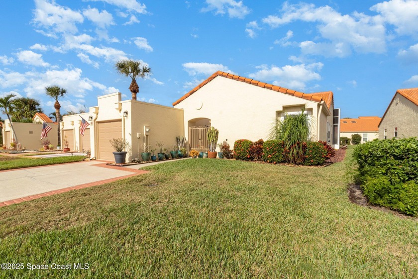 Welcome to your dream end-unit townhome in desirable Suntree! - Beach Townhome/Townhouse for sale in Melbourne, Florida on Beachhouse.com
