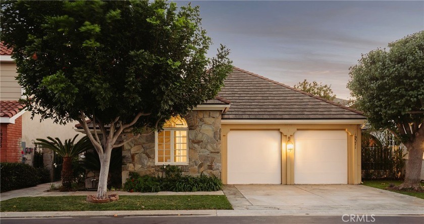 Welcome to the exquisite Estate Series gem in the prestigious - Beach Home for sale in Huntington Beach, California on Beachhouse.com