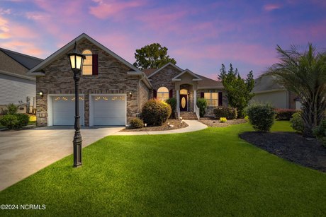 Welcome to 254 Ravennaside a stunning golf course home in the - Beach Home for sale in Calabash, North Carolina on Beachhouse.com