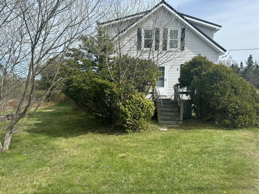 Welcome to coastal Downeast Maine living at 71 Mason Bay Road in - Beach Home for sale in Jonesport, Maine on Beachhouse.com