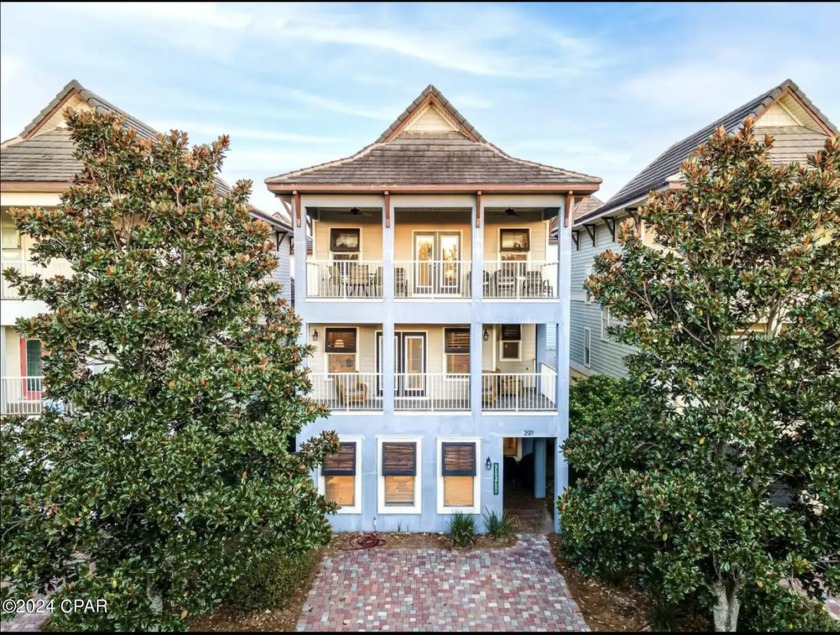 FURNISHED, TURNKEY, AND READY TO RENT!HIGHLIGHTS:* Largest floor - Beach Home for sale in Destin, Florida on Beachhouse.com