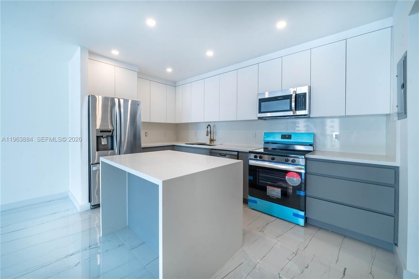 Completely renovated condo just steps from the beach! This unit - Beach Condo for sale in Sunny Isles Beach, Florida on Beachhouse.com