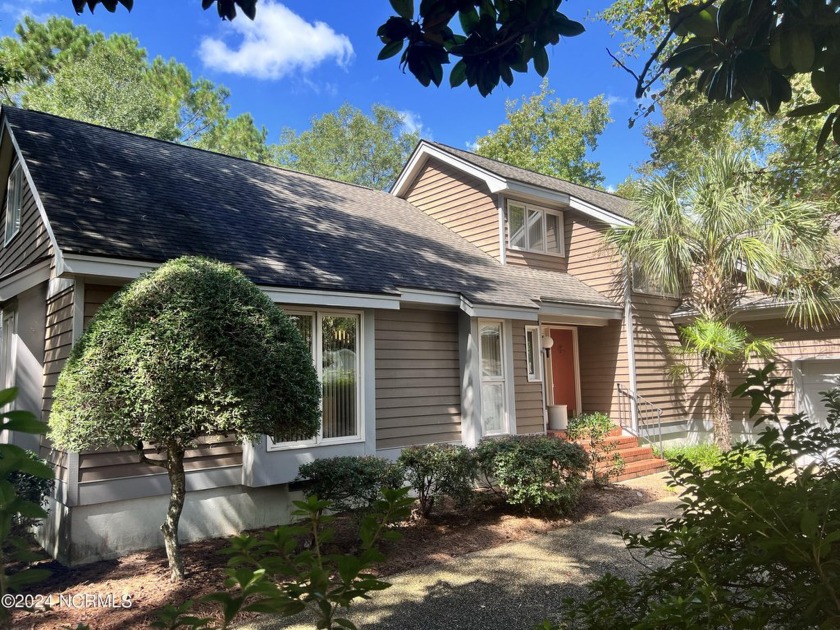 Architect-Owner-designed home on a corner lot in beautiful - Beach Home for sale in Morehead City, North Carolina on Beachhouse.com