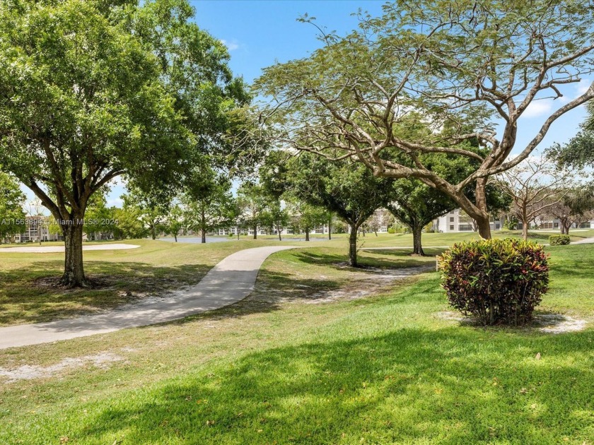 Remodeled  two-bedroom, two-bathroom condo + a den/office or - Beach Condo for sale in Davie, Florida on Beachhouse.com